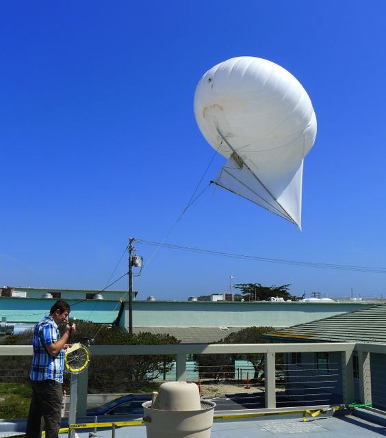 Audio Slideshow: Testing a Balloon-Kite For Ocean Research